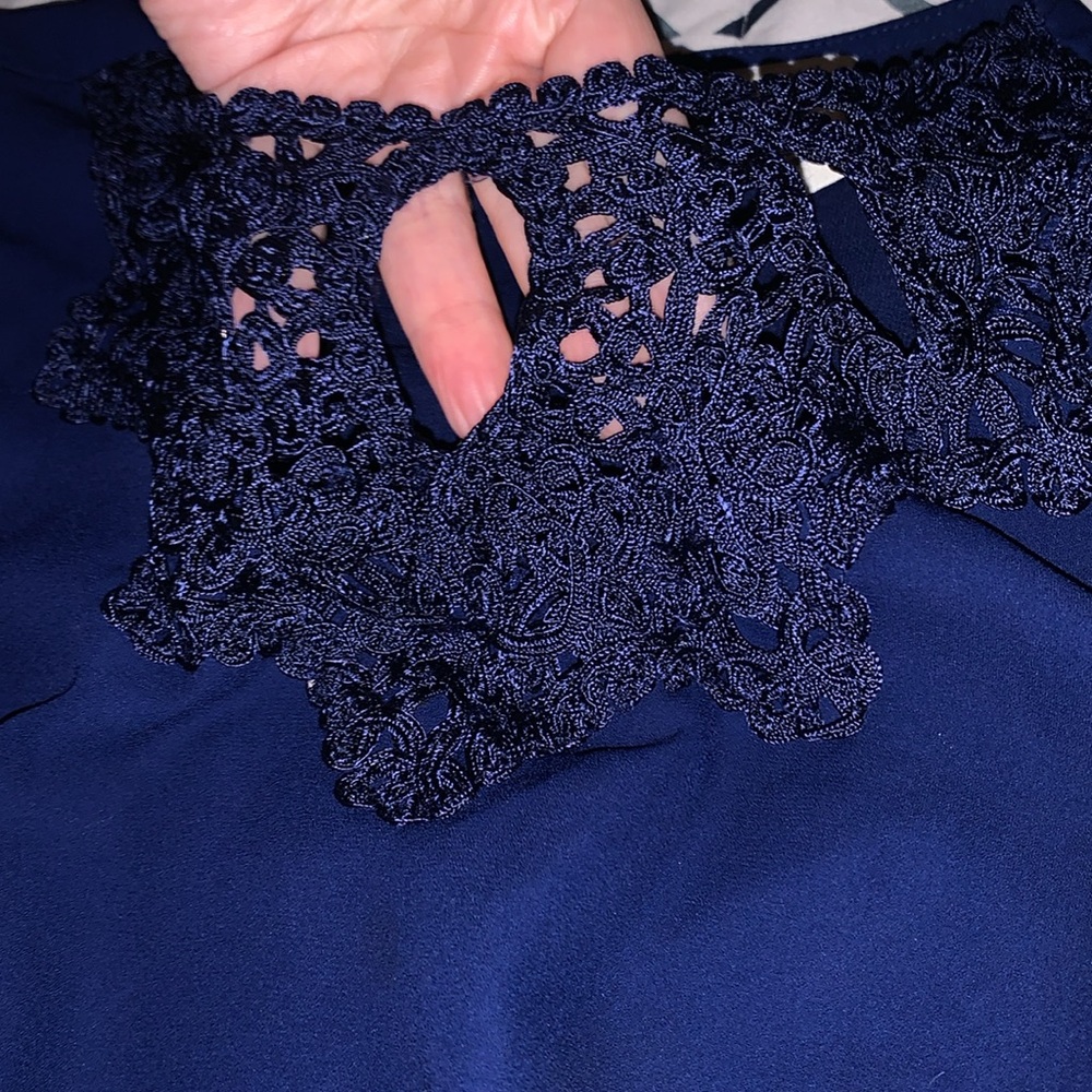 Forever 21 Med. navy blue cinched waist flutter cap sleeve lace neckline dress - Picture 5 of 7